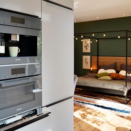 Edler Wohnraum Luxurioeses Studio Im Zentrum Mit Balkon, Kaffeevollautomat, Klima & Parkplatz Zwickau Luaran gambar